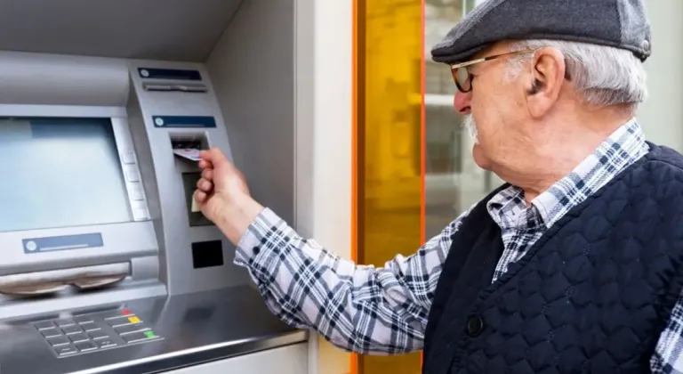 65 Yaş Üstü Emeklilere Bankalardan Promosyon Müjdesi